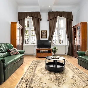 Apartamento Emerald With Free Parking, Budapest